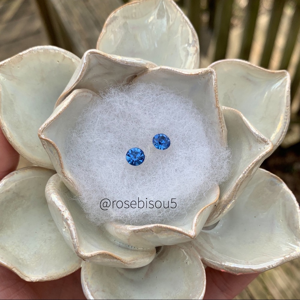 💙London Blue Topaz Patinated Rose Gold Studs